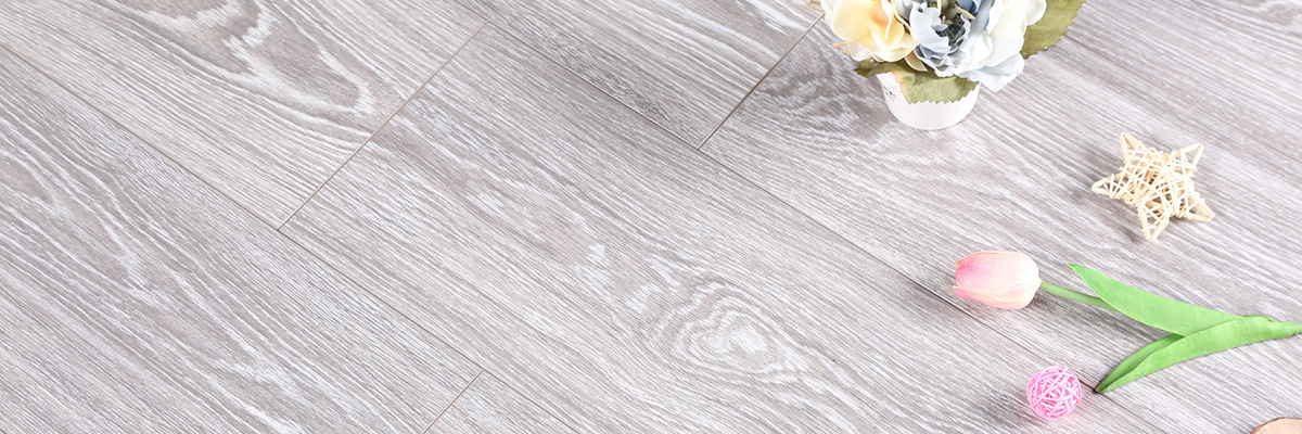 艾丽莎强化地板，钻击、力戳、开水蒸等全武行测试